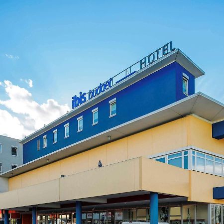 Ibis Budget Salzburg Airport - Self-Check-In Himmelreich Exterior photo